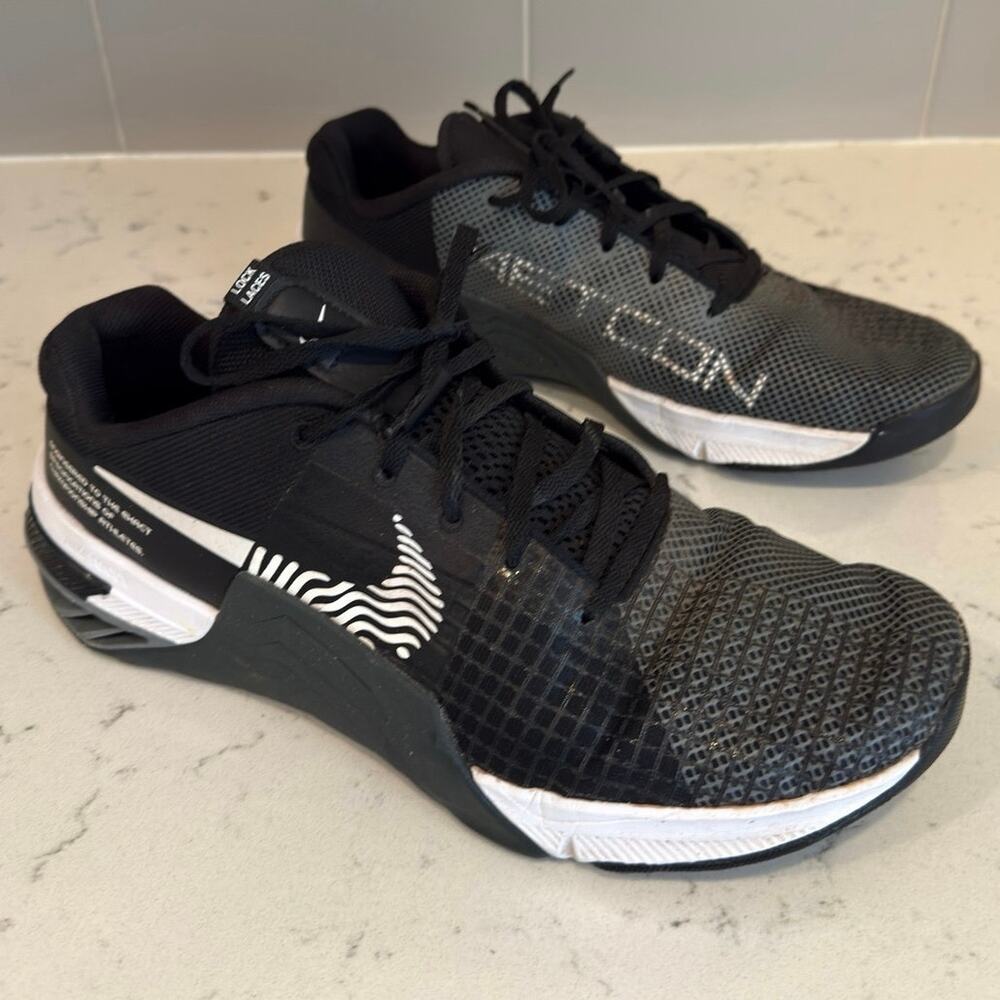 Nike Metcon 8 Men's Training Shoes Sneakers Black / White Size 11 (DO9328-001)